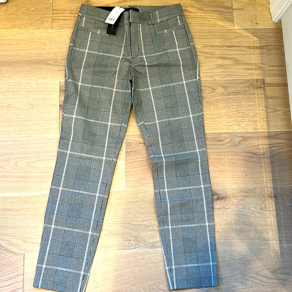 Brand New!! White and black plaid pants from Banana Republic! Size 2!!